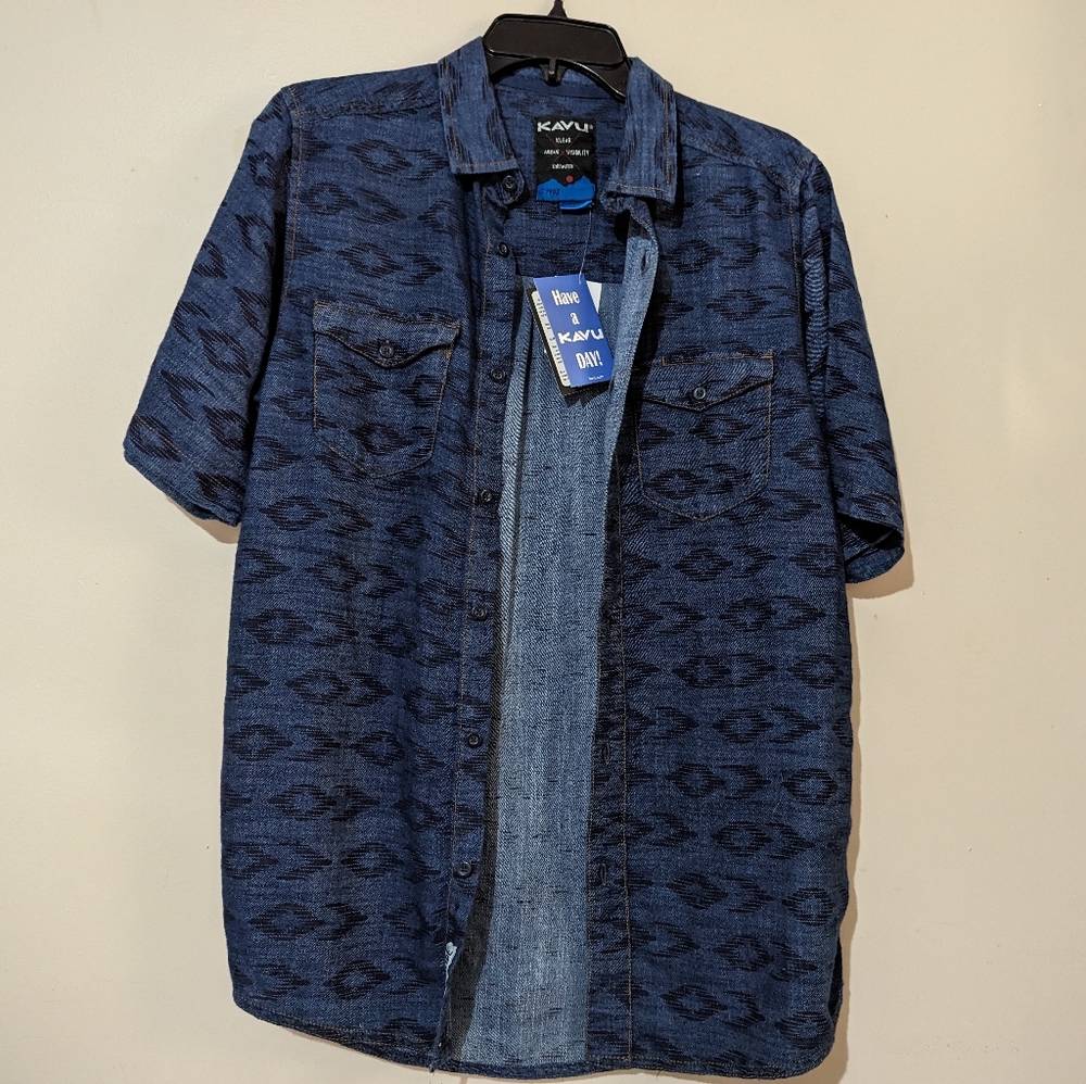 KAVU Prime Time Denim Short Sleeve Shirt Summer Lightweight Button Up Size S NEW